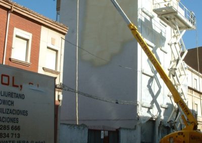 Aislamiento e impermeabilización de fachadas de edificio. Solución anticondensaciónes