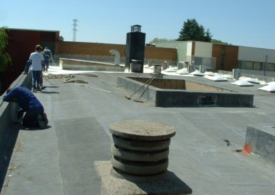 Aislamiento e impermeabilización transitable de alta resistencia. Cubierta colegio Peñacorada (1)