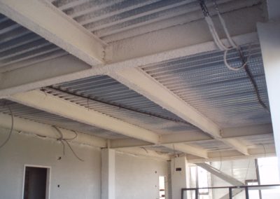 Ignifugación de estructuras metálicas y forjados en Perlita y vermiculita. Hospital de Leon (2)